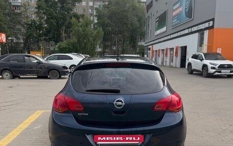 Opel Astra J, 2011 год, 610 000 рублей, 4 фотография