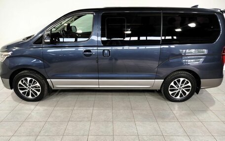 Hyundai Grand Starex Grand Starex I рестайлинг 2, 2018 год, 3 670 000 рублей, 8 фотография