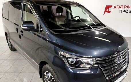Hyundai Grand Starex Grand Starex I рестайлинг 2, 2018 год, 3 670 000 рублей, 3 фотография