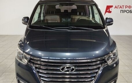 Hyundai Grand Starex Grand Starex I рестайлинг 2, 2018 год, 3 670 000 рублей, 2 фотография