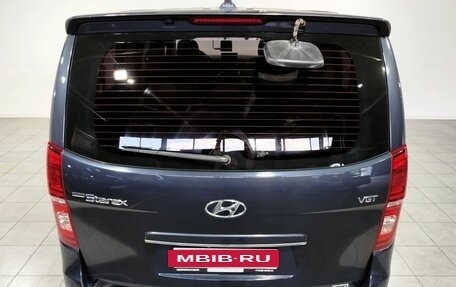 Hyundai Grand Starex Grand Starex I рестайлинг 2, 2018 год, 3 670 000 рублей, 6 фотография