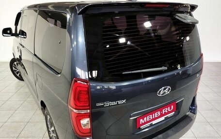 Hyundai Grand Starex Grand Starex I рестайлинг 2, 2018 год, 3 670 000 рублей, 7 фотография