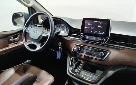 Hyundai Grand Starex Grand Starex I рестайлинг 2, 2018 год, 3 670 000 рублей, 14 фотография