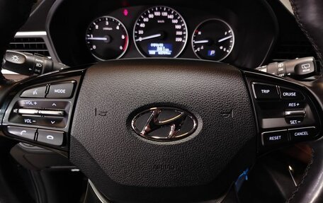 Hyundai Grand Starex Grand Starex I рестайлинг 2, 2018 год, 3 670 000 рублей, 19 фотография