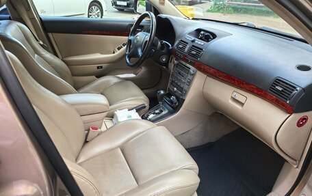 Toyota Avensis III рестайлинг, 2004 год, 1 070 000 рублей, 1 фотография