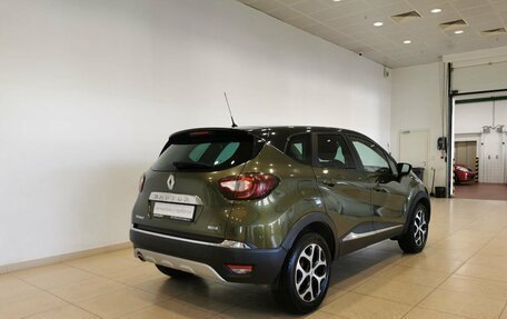 Renault Kaptur I рестайлинг, 2017 год, 1 545 000 рублей, 2 фотография