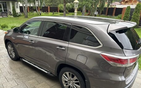Toyota Highlander III, 2014 год, 2 990 000 рублей, 6 фотография