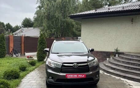 Toyota Highlander III, 2014 год, 2 990 000 рублей, 16 фотография