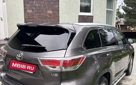 Toyota Highlander III, 2014 год, 2 990 000 рублей, 14 фотография