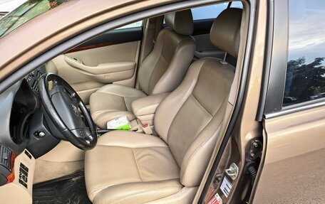 Toyota Avensis III рестайлинг, 2004 год, 1 070 000 рублей, 7 фотография