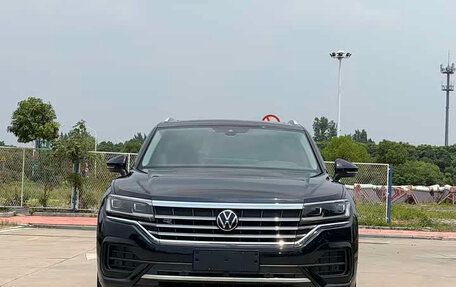 Volkswagen Touareg III, 2022 год, 5 053 839 рублей, 2 фотография