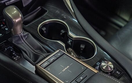 Lexus RX IV рестайлинг, 2020 год, 4 610 000 рублей, 9 фотография
