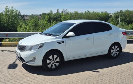 KIA Rio III рестайлинг, 2013 год, 715 000 рублей, 2 фотография