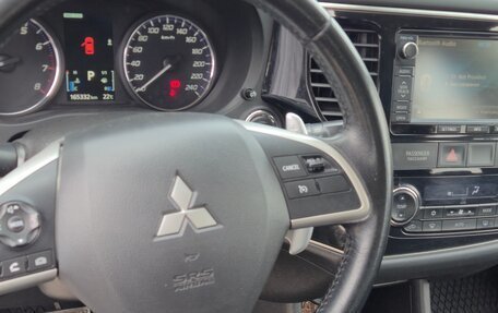 Mitsubishi Outlander III рестайлинг 3, 2014 год, 1 700 000 рублей, 11 фотография