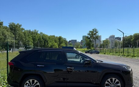 Toyota RAV4, 2021 год, 3 900 000 рублей, 4 фотография