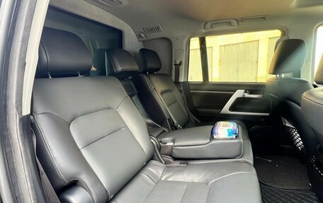 Toyota Land Cruiser 200, 2018 год, 18 500 000 рублей, 23 фотография
