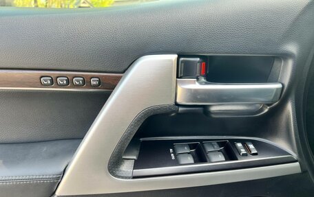 Toyota Land Cruiser 200, 2018 год, 18 500 000 рублей, 29 фотография