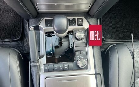 Toyota Land Cruiser 200, 2018 год, 18 500 000 рублей, 34 фотография
