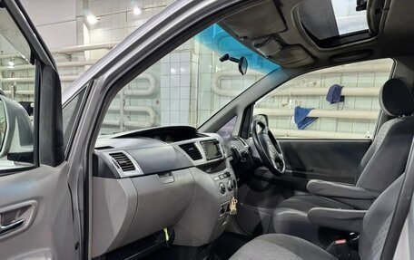Toyota Voxy II, 2002 год, 715 000 рублей, 14 фотография