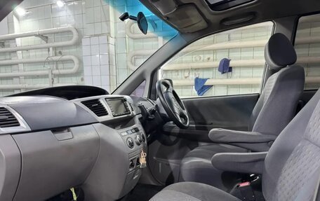 Toyota Voxy II, 2002 год, 715 000 рублей, 16 фотография