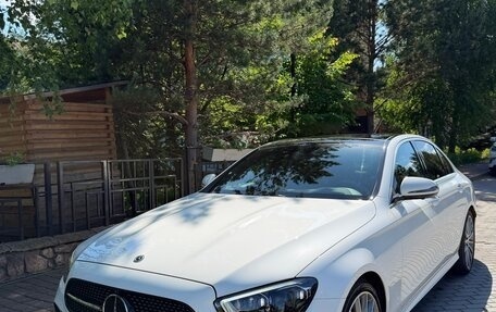 Mercedes-Benz E-Класс, 2020 год, 4 700 000 рублей, 3 фотография