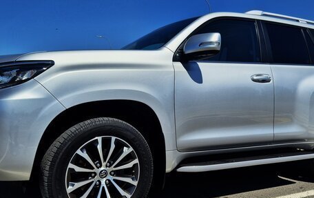 Toyota Land Cruiser Prado 150 рестайлинг 2, 2022 год, 7 500 000 рублей, 1 фотография