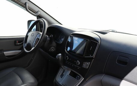 Hyundai Grand Starex Grand Starex I рестайлинг 2, 2017 год, 2 349 000 рублей, 10 фотография