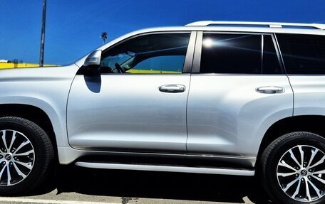 Toyota Land Cruiser Prado 150 рестайлинг 2, 2022 год, 7 500 000 рублей, 2 фотография