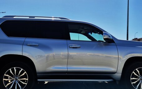 Toyota Land Cruiser Prado 150 рестайлинг 2, 2022 год, 7 500 000 рублей, 6 фотография