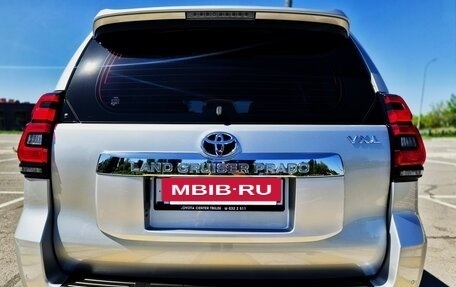 Toyota Land Cruiser Prado 150 рестайлинг 2, 2022 год, 7 500 000 рублей, 4 фотография