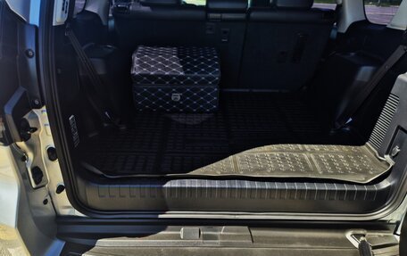 Toyota Land Cruiser Prado 150 рестайлинг 2, 2022 год, 7 500 000 рублей, 10 фотография