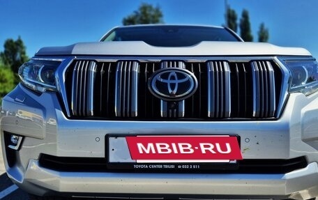 Toyota Land Cruiser Prado 150 рестайлинг 2, 2022 год, 7 500 000 рублей, 8 фотография