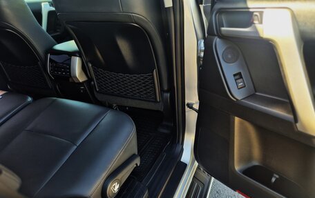 Toyota Land Cruiser Prado 150 рестайлинг 2, 2022 год, 7 500 000 рублей, 19 фотография