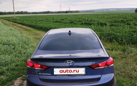 Hyundai Elantra VI рестайлинг, 2018 год, 1 698 000 рублей, 6 фотография