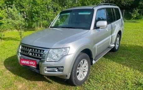 Mitsubishi Pajero IV, 2019 год, 3 200 000 рублей, 2 фотография