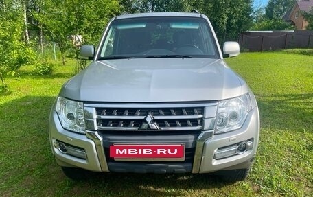 Mitsubishi Pajero IV, 2019 год, 3 200 000 рублей, 6 фотография