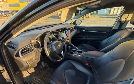 Toyota Camry, 2018 год, 2 300 000 рублей, 6 фотография