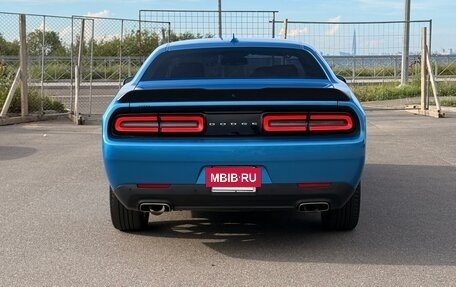 Dodge Challenger III рестайлинг 2, 2016 год, 2 990 000 рублей, 3 фотография