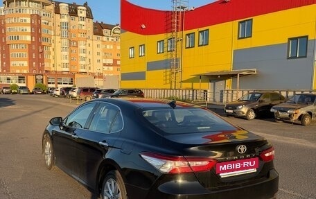 Toyota Camry, 2018 год, 2 300 000 рублей, 4 фотография