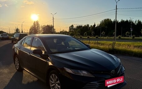 Toyota Camry, 2018 год, 2 300 000 рублей, 2 фотография