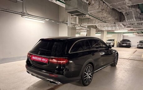 Mercedes-Benz E-Класс, 2022 год, 6 900 000 рублей, 3 фотография