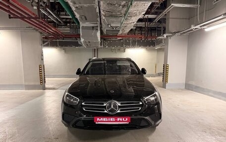 Mercedes-Benz E-Класс, 2022 год, 6 900 000 рублей, 7 фотография