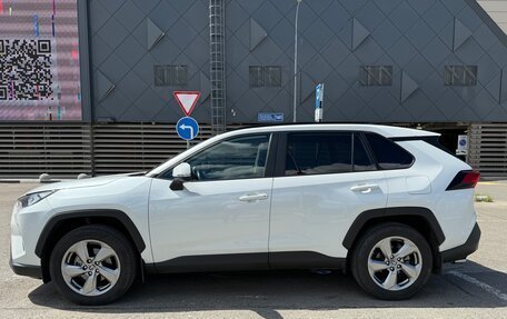 Toyota RAV4, 2021 год, 4 050 000 рублей, 1 фотография