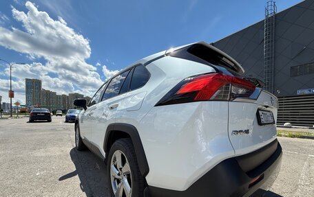 Toyota RAV4, 2021 год, 4 050 000 рублей, 4 фотография