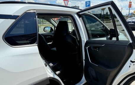 Toyota RAV4, 2021 год, 4 050 000 рублей, 14 фотография