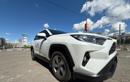 Toyota RAV4, 2021 год, 4 050 000 рублей, 7 фотография