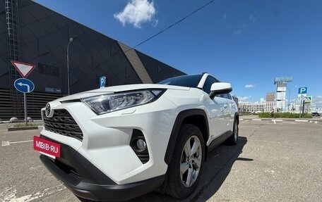 Toyota RAV4, 2021 год, 4 050 000 рублей, 6 фотография