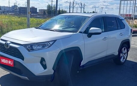 Toyota RAV4, 2020 год, 3 225 000 рублей, 1 фотография
