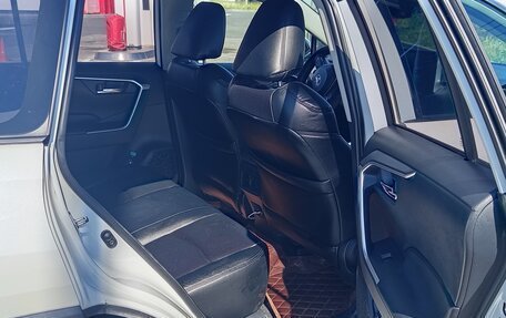 Toyota RAV4, 2020 год, 3 225 000 рублей, 11 фотография