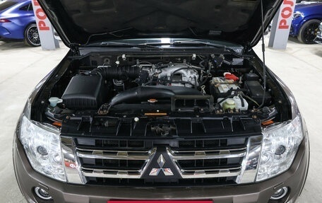 Mitsubishi Pajero IV, 2011 год, 2 177 000 рублей, 10 фотография